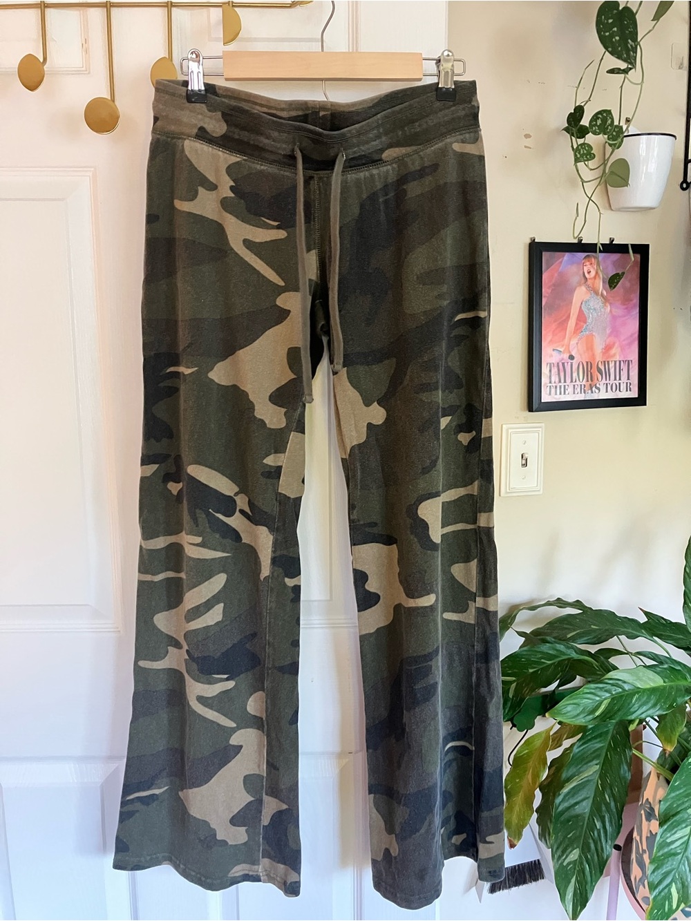 john galt camo hilary sweats